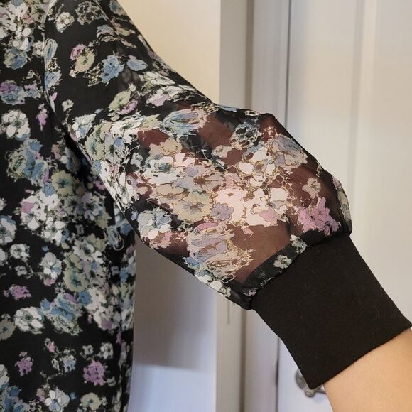 3/$20 Vintage flower pattern see through jacket - Picture 4 of 4